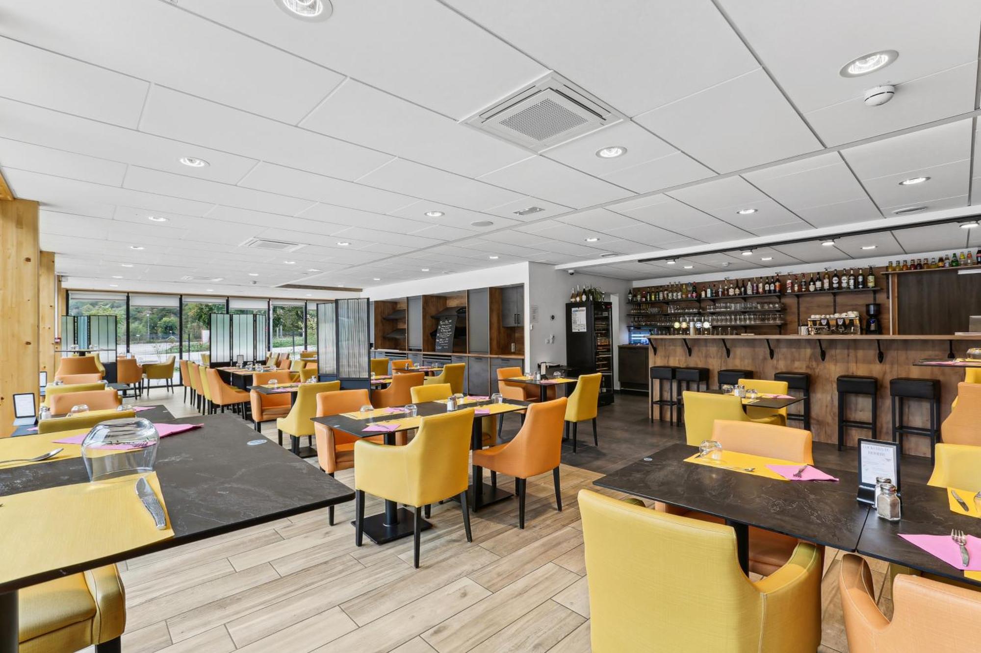 Hotel Restaurant Akena Molinges - La Brocatelle 생클로드 외부 사진